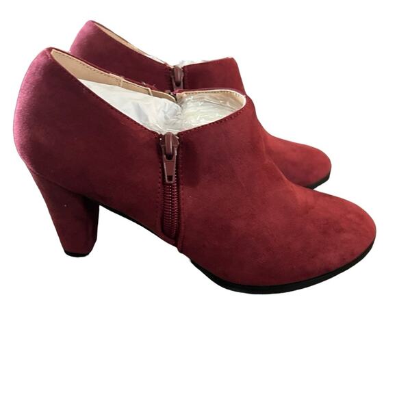 Journee Collection Sanzi Low Cut Ankle Booties Wine NEW Size 8 - Picture 6 of 10